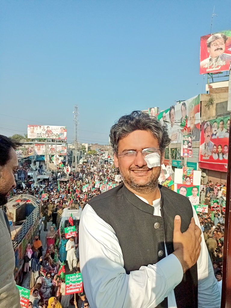 Back on the container Alhamdulillah! #Wazirabad 
Imran Khan to address via link at 4:30 pm InshaAllah
#حقیقی_آزادی_لانگ_مارچ