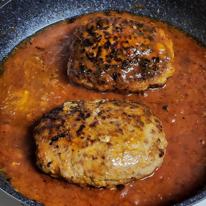 チーズインハンバーグ煮込み男 