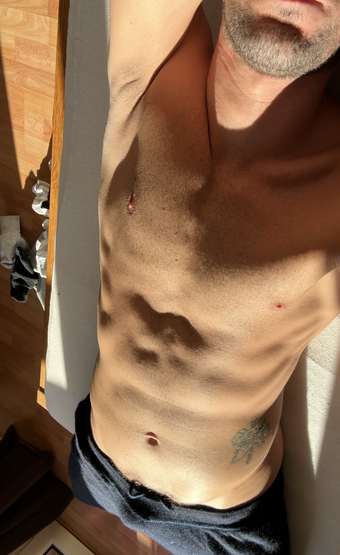 FhMems7XwAAoU5K.jpg:large