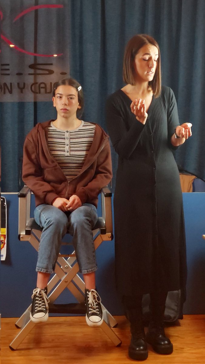 JOSEALB65's tweet photo. Maquillaje zona de ojos.. #fdefanny con Jimena de 2 Caracterización del @IESRamonyCajalV dentro de la masterclass, cuenta su experiencia y la forma de trabajar de un profesional como freelace en diferentes momentos #ADE_RyCEmprende #MEFP_EmprendimientoCyL @mriveraz65 @SandeeA https://t.co/xDnFCPP3bp