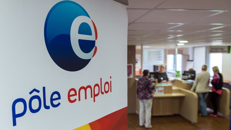 BFMTV's tweet photo. Lille: un homme tente de poignarder un agent Pôle emploi avant d'être interpellé
https://t.co/Fa8IFM9An0 https://t.co/ynUvfTrDBj