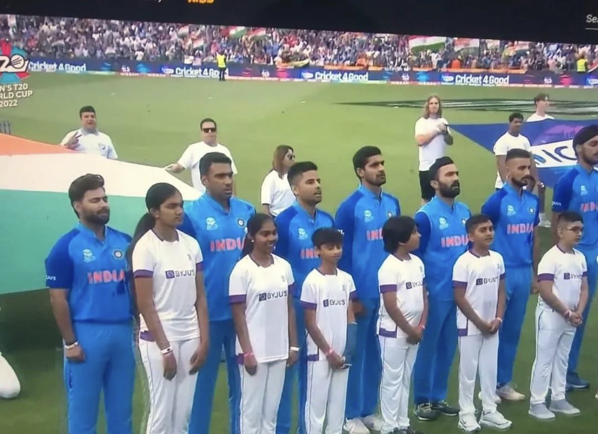 They did Rishabh Pant wrong here 😂