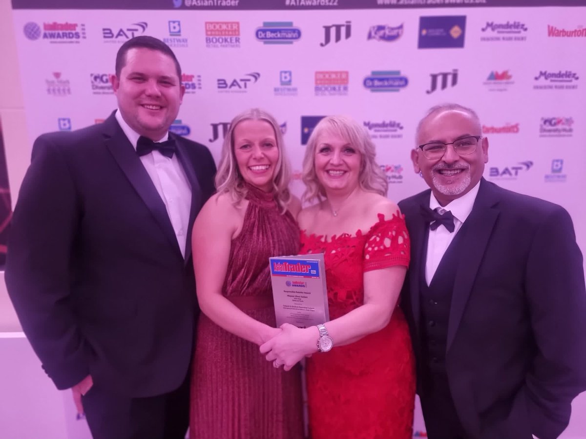 1StopFranchise's tweet photo. Congratulations again to our franchisee Dee Sedani, store managers Andrea &amp; Tracey, and the whole team in Stoke-on-Trent! 🎉

#AsianTraderAwards #OneStop #Awards https://t.co/Yk7QVcACpA