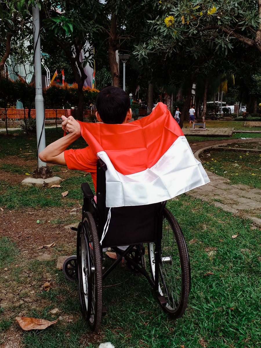 Menjadi pahlawan itu tidak harus kuat di fisik tetapi kuatkanlah otak dan hati juga akal yang baik kita untuk membela NKRI tercinta!,
Salam Merdeka untuk para Pahlawan 🇲🇨
#HariPahlawan #NKRI #indonesia #disability #herosday