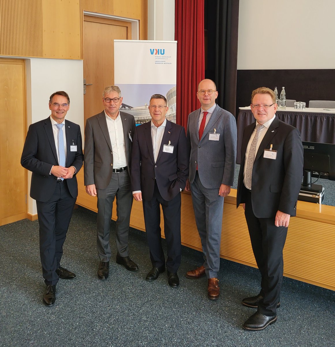 VKU (@vkuonline) on Twitter photo <a href="/inascharrenbach/">Ina Scharrenbach</a> <a href="/IngbertLiebing/">Ingbert Liebing</a> <a href="/Hollstein63/">Andreas Hollstein</a> <a href="/MHKBD_NRW/">MHKBD NRW</a> <a href="/StadtwerkeDO/">Konzern Stadtwerke Dortmund</a> Vorstandssitzung des VKU NRW: Guntram Pehlke, VKU-Vizepräsident & Geschäftsführer <a href="/StadtwerkeDO/">Konzern Stadtwerke Dortmund</a>, einstimmig zum Vorsitzenden des Vorstands gewählt, Carsten Liedtke, Vorstand @SWKKrefeld & Andreas Schwarberg, Geschäftsführer <a href="/SW_Solingen/">Stadtwerke Solingen Versorgung</a> zu stv. Vorsitzenden. Glückwunsch! <a href="/inascharrenbach/">Ina Scharrenbach</a> <a href="/IngbertLiebing/">Ingbert Liebing</a> <a href="/Hollstein63/">Andreas Hollstein</a> <a href="/MHKBD_NRW/">MHKBD NRW</a> <a href="/StadtwerkeDO/">Konzern Stadtwerke Dortmund</a> Vorstandssitzung des VKU NRW: Guntram Pehlke, VKU-Vizepräsident & Geschäftsführer <a href="/StadtwerkeDO/">Konzern Stadtwerke Dortmund</a>, einstimmig zum Vorsitzenden des Vorstands gewählt, Carsten Liedtke, Vorstand @SWKKrefeld & Andreas Schwarberg, Geschäftsführer <a href="/SW_Solingen/">Stadtwerke Solingen Versorgung</a> zu stv. Vorsitzenden. Glückwunsch!