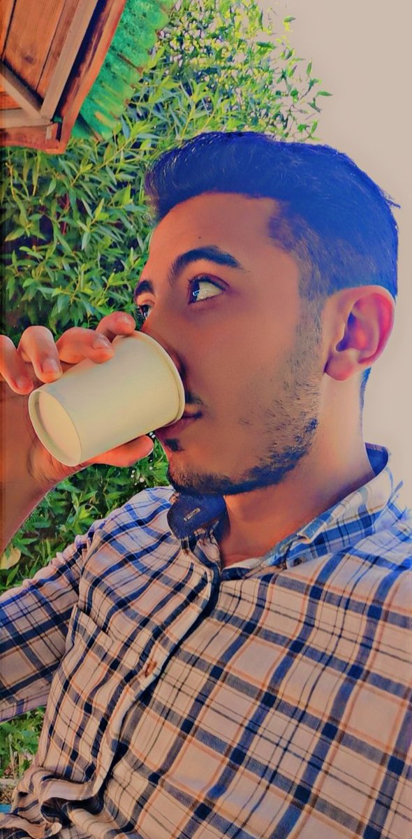 am2519987's tweet photo. اااه مني لما يكون مزاجي رايق مع كوبايه القهوه الساده ...احساس جميل اوي بعد احساسك بالطمأنينه لما تصلي الفجر https://t.co/xLBptGfS3b