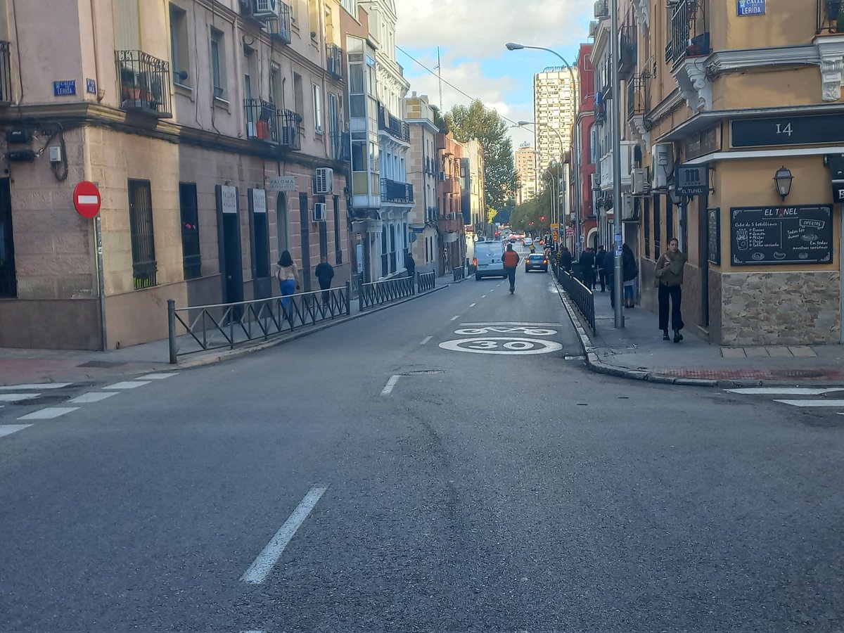 pedalibre's tweet photo. Ya se vislumbra el nuevo #carrilbici en la reforma de la Av. Gral. Perón y el @MADRID tiene la oportunidad de poderlo prolongar, al menos, hasta Bravo Murillo, por la calle Ávila🚧🚲
Hilo🧵
@bcarabante 
@LolaOrtizSanch2 
@palomagromero https://t.co/M2IaISeBBZ