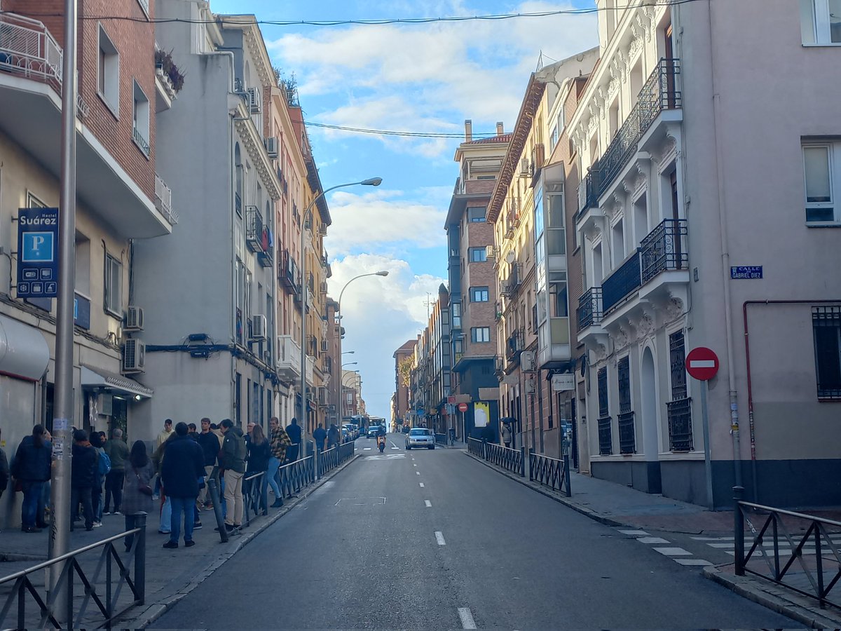 pedalibre's tweet photo. Ya se vislumbra el nuevo #carrilbici en la reforma de la Av. Gral. Perón y el @MADRID tiene la oportunidad de poderlo prolongar, al menos, hasta Bravo Murillo, por la calle Ávila🚧🚲
Hilo🧵
@bcarabante 
@LolaOrtizSanch2 
@palomagromero https://t.co/M2IaISeBBZ