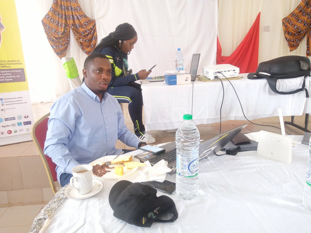 On the 2nd day of the AFFCameron Cohort 7 meetx, fellows have been introduced to smallsteotools an app that facts checks video, audio, text and images. 

#defyhatenow
#Factchecking
#AFFCameroon
#ThinkB4UClick
#DataJournalism
#HateFreeCameroon