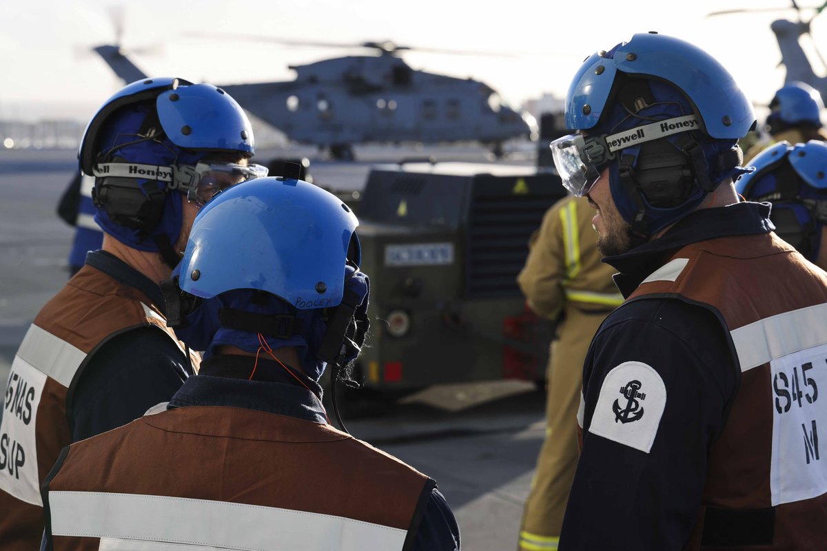 HMSQNLZ's tweet photo. The flight deck is back in action!💥 

Welcome back to @820NAS and @845NAS we’re excited to get going. https://t.co/6TdS9vL290