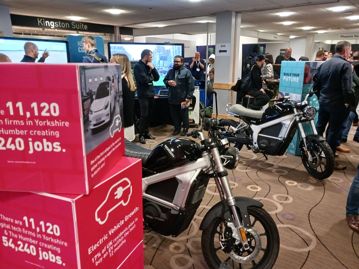 HullScooters's tweet photo. It was good to see the 2 Horwin CR6 electric motorcycles, supplied by us to @hullcollegegrp, on display at @ExpoHumber. Hull College will be training up the next generation of #EV technicians in the region.
#TechWeekHumber22 #ElectricMotorcycle
#Hull https://t.co/ueuBhKU7f1