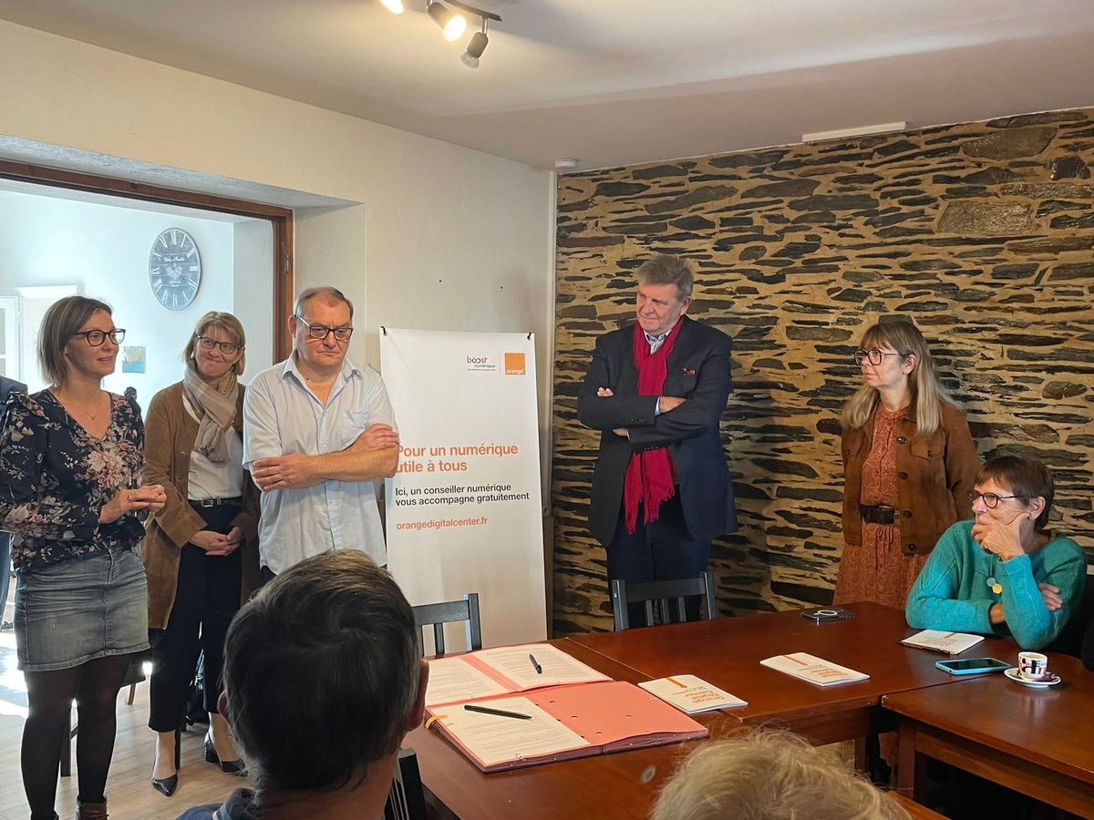 Notre promesse d'inclusion numérique #OrangeDigitalCenter s’incarne une nouvelle fois ce jour.
<a href="/Orange_France/">Orange France</a> et <a href="/GroupeSOS/">Groupe SOS</a> s'engagent ensemble pour lutter contre la fracture numérique, en particulier dans les territoires ruraux