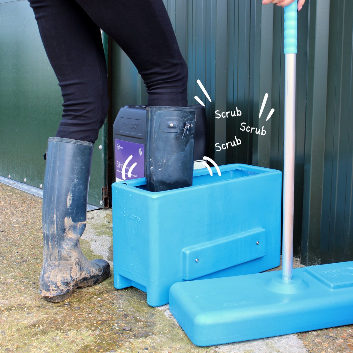 QuillProd's tweet image. NEW Blue Quill Boot Dip

Developed following  DEFRA guidance that boots should be clean before they are dipped:
- 3 sturdy brushes for thorough cleaning
- 20L capacity
- FREE Biosecurity Sign
#biosecurity #avianflu #avianinfuenza #footdip #poultry #bootdip #disinfecting #cleaning