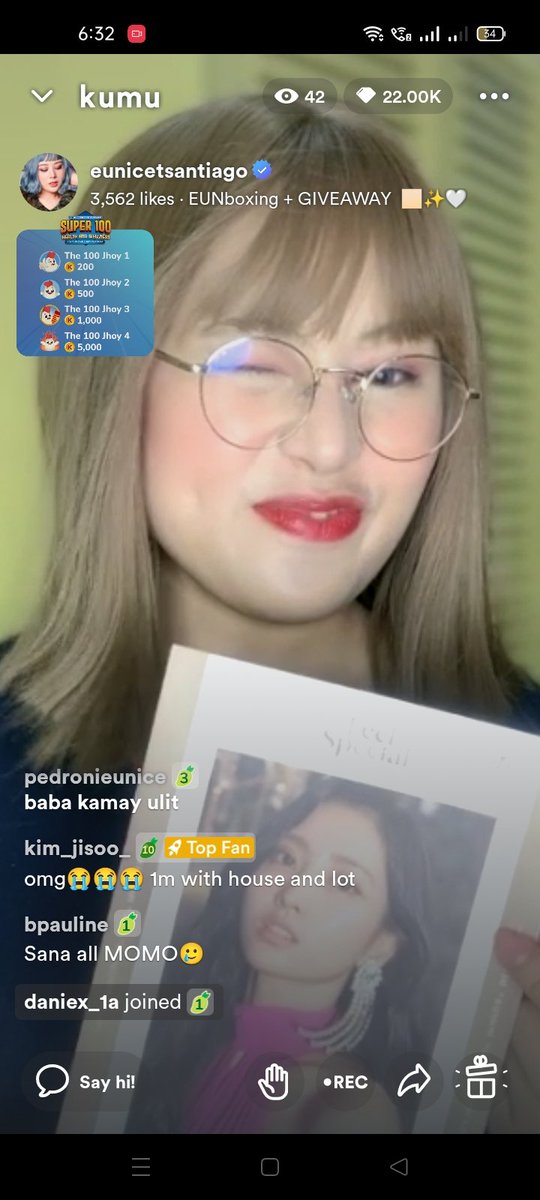 lian_abegail's tweet photo. Ate @eunicetsantiago is live on @kumuPH right now✨
EUNboxing Kumu Live Version✨
Watch nowwwww!!!✨✨✨
From:ig>TikTok>kumu✨💙 https://t.co/PNnXXOU8q9
