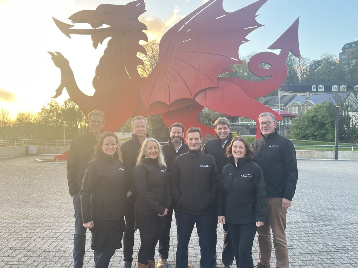 Dyma ein tim ni bore ma yng Nhasnewydd am #FutureEnergyWales 🌬️ 🏴󠁧󠁢󠁷󠁬󠁳󠁿 

Our team in Newport for today's Future Energy Wales event

@RUKCymru @HiraethEnergy @Magnora2