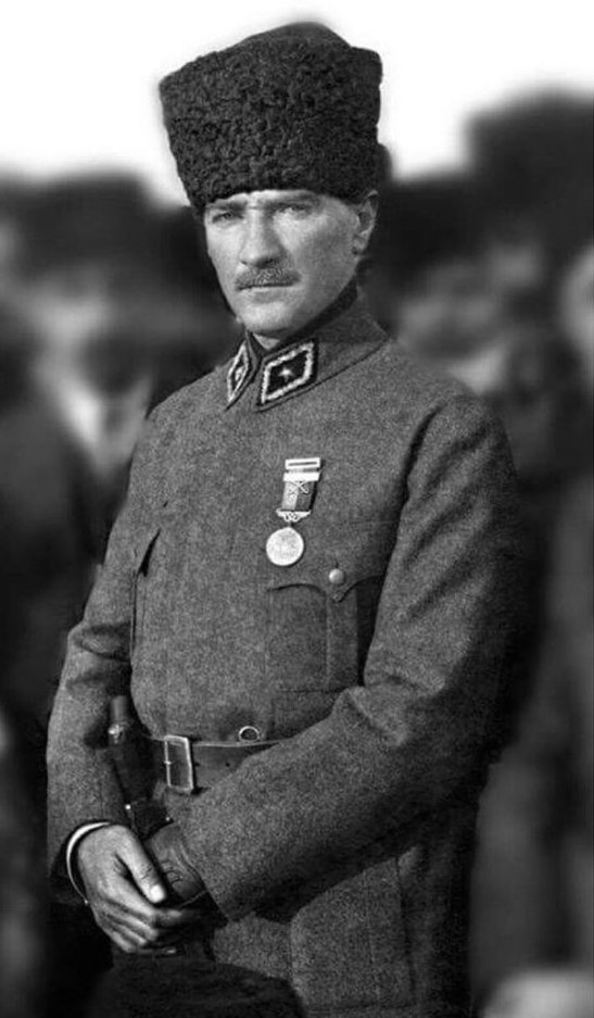 Değil 84 yıl,
8 Milyon 400 bin yıl geçse de 
Söylediğin her söz ebedi kalacak tıpkı "SeN" gibi.
#MustafaKamal
#Atatürk
#10Kasım
#1938
#Ölümsüz