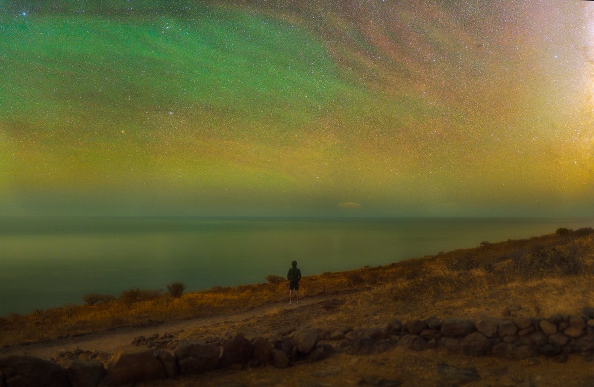 Noches de Luminiscencia Nocturna (airglow). Se pueden distinguir los diferentes tonos de color y patrones