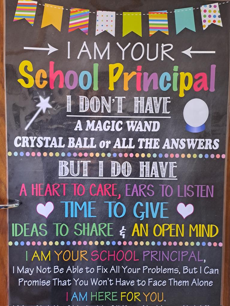 TonyFEDSAS's tweet photo. Tygerhof PS Principal Shaheeda Harris has this gift from deputy, Ms Laishley, on her office door. A beautiful, accurate testimonial to both leaders - one for her actions, the other for recognizing the mentoring. #HalalaTygerhofPS leaders @fedsas1 @Wendy_Horn01 @DavidJohnMillar https://t.co/sZBYqTKmlU