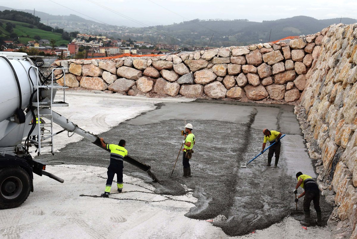 PrcPielagos's tweet photo. ✅El Ayuntamiento de Piélagos, a través de la empresa Cuevas Gestión de Obras, S.L.
✅El concejal de Obras y Servicios, Antonio Gómez Mirones, ha explicado que se trata de un proyecto promovido por el equipo de gobierno que supondrá una inversión de más de 700.000 euros. https://t.co/XPxKjobZOJ