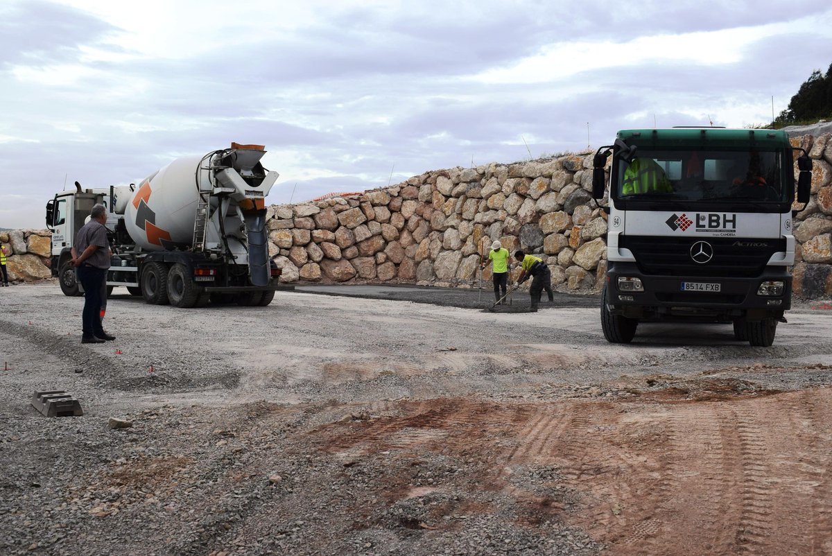 PrcPielagos's tweet photo. ✅El Ayuntamiento de Piélagos, a través de la empresa Cuevas Gestión de Obras, S.L.
✅El concejal de Obras y Servicios, Antonio Gómez Mirones, ha explicado que se trata de un proyecto promovido por el equipo de gobierno que supondrá una inversión de más de 700.000 euros. https://t.co/XPxKjobZOJ