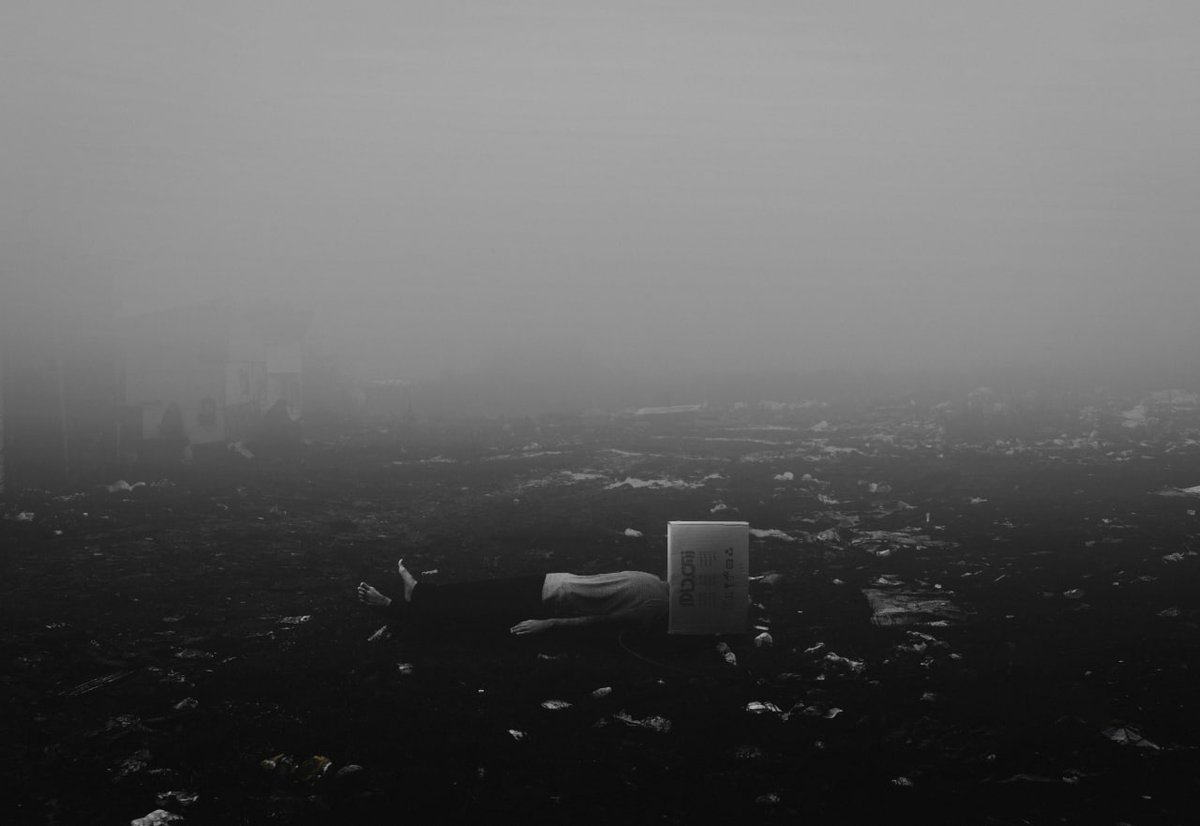 Ge my friends😊
A piece of garbage
Do we humans leave nothing but garbage on the planet?
Maybe we are a piece of garbage...