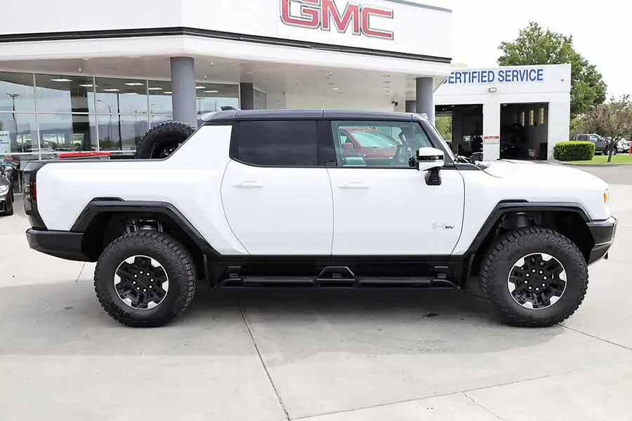 UsaAutoImport's tweet photo. Os presentamos una de las novedades más increíbles disponibles actualmente en Usa Auto Import: ¡el GMC Hummer EV 2022 ya está aquí!

#hummerev2022 #hummer #GMCHummerEV2022 #usaautoimport #americancar #americancarspain #importedcar #madrid # https://t.co/4SdjA8apZI