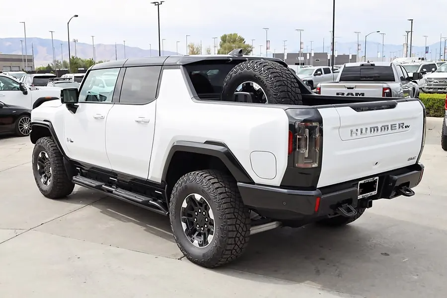 UsaAutoImport's tweet photo. Os presentamos una de las novedades más increíbles disponibles actualmente en Usa Auto Import: ¡el GMC Hummer EV 2022 ya está aquí!

#hummerev2022 #hummer #GMCHummerEV2022 #usaautoimport #americancar #americancarspain #importedcar #madrid # https://t.co/4SdjA8apZI