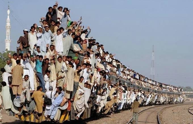 Indian people going to Mumbai airport to welcome their team.
 #INDvsENG