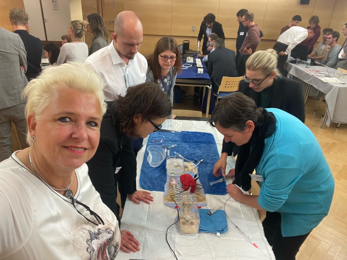 VESALIOcom's tweet photo. #DoTheDropZone Austria!
Connecting with our Austrian physicians at the @OEGNR_ Congress, 3-5/11, felt great. Thanks for your enthusiasm for #NeVa and #NeVaNET, the world's only clot microfiltration technology!
More https://t.co/2SQg7njst4
#Stroke #NeVaFirstPass #FirstPassSuccess https://t.co/25pnSkFRMZ