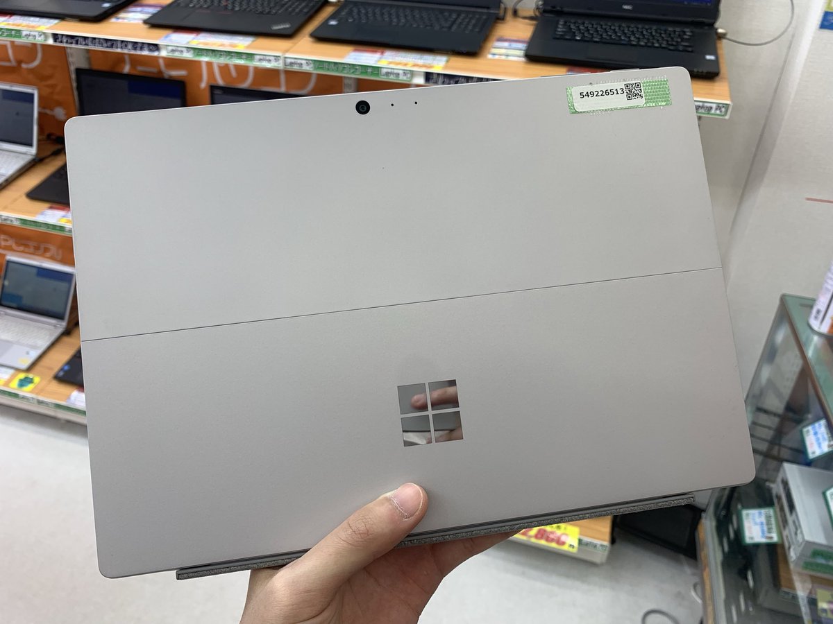 PCcomfullAKB4's tweet image. 今週の秋葉原4店舗共通セール！
②【Surface Pro 5 256GB】
高性能Winタブ！安定のメモリ8GB、256GB(M.2 SSD)入りのサーフェス！！
デザインやイラストにぴったりな高精細な液晶✒️タイプカバー付きで、より作業が捗ります👍

在庫は30台！
#Microsoft #SurfacePro5 #Winタブ
