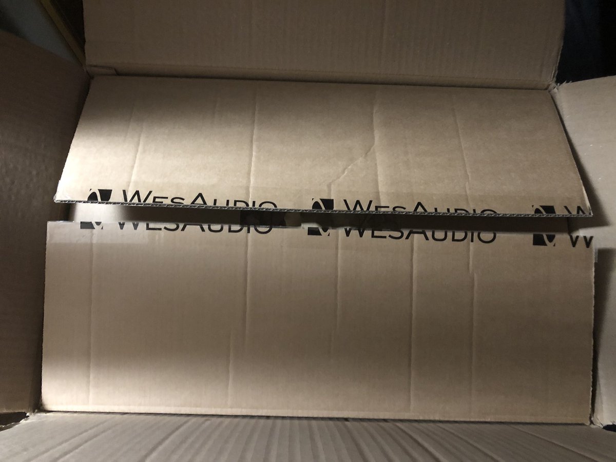 【機材売ります】

wes audio ngBusComp
299,000円　送料別
箱、電源ケーブル、USB付き

天板と底にちょびっと傷ありますがフロントとリアは綺麗で動作問題ございません！

#機材売ります #拡散希望