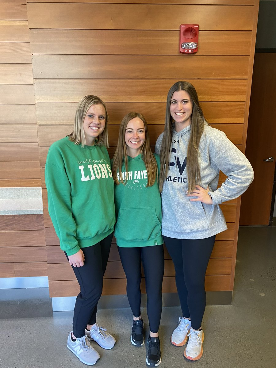 ms_way5's tweet photo. What an exciting opportunity we have before us. The chance to share our story and passion with future educators. Thank you @sru_swec @slipperyrocku glad I got to reunite with some of my favorite people 💚 https://t.co/WS3xxKYDAH