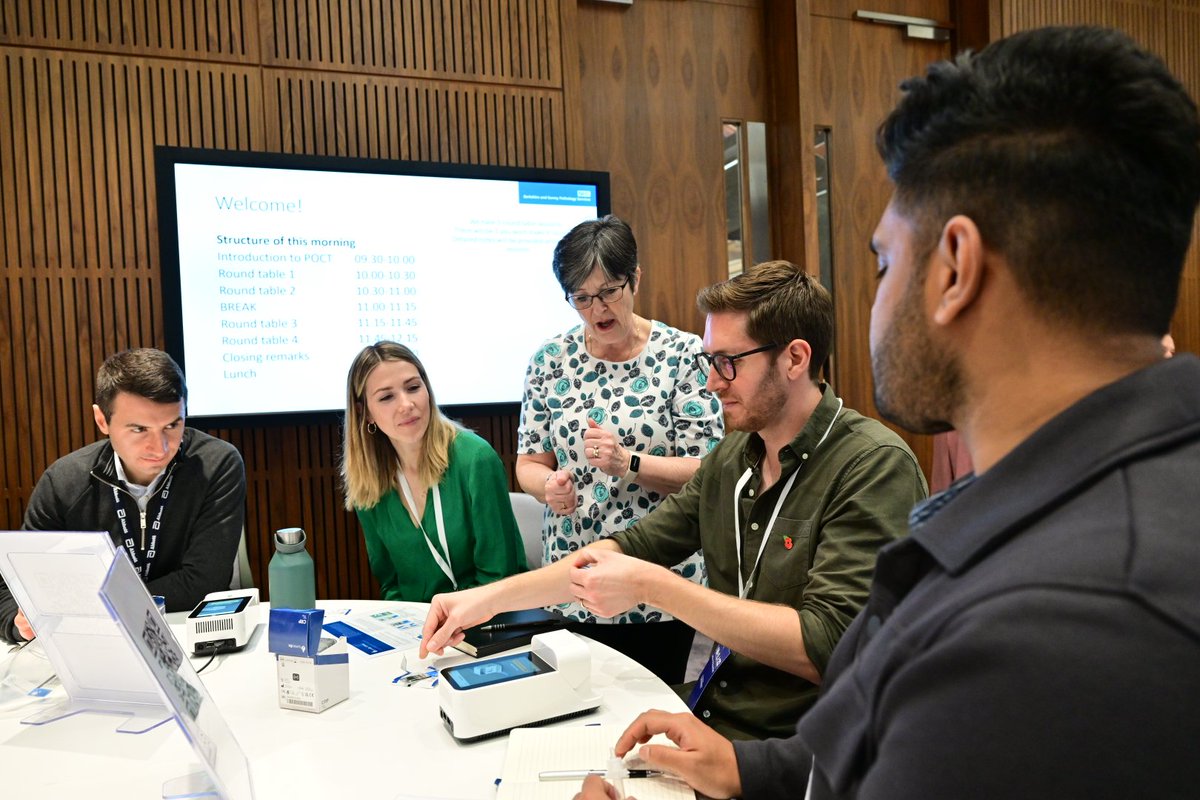 LabMedNews's tweet photo. Trainees being introduced to emerging devices for Point of Care Testing #POCT
🧪Biochemistry Training Day #UKMedLab22
📸 @FyfePhoto
#biochemistry #training #science #learning https://t.co/sTTFw29QGI