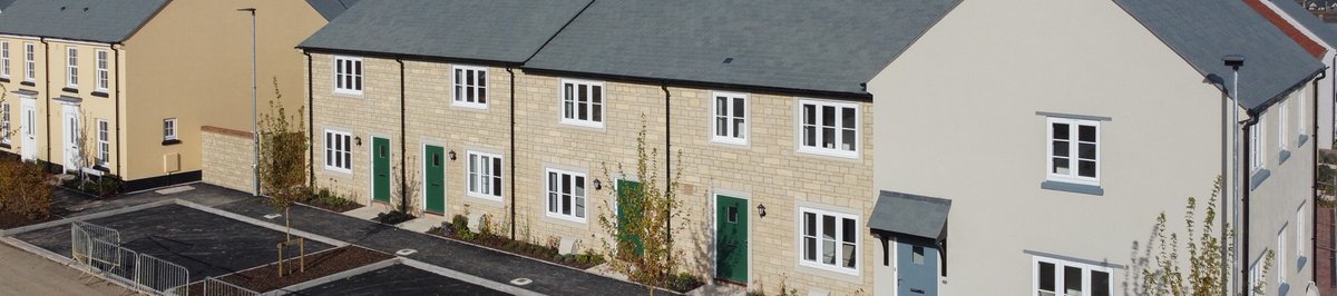 clickcaststone's tweet image. As part of @CG_Fry construction of Stoke Meadow development,  over 4,300 m2 of Forticrete’s Shearstone #WallingStone has been specified to meet local planning requirements whilst delivering ultimate kerb appeal. Read the full case study: ow.ly/rylV50LzHC3