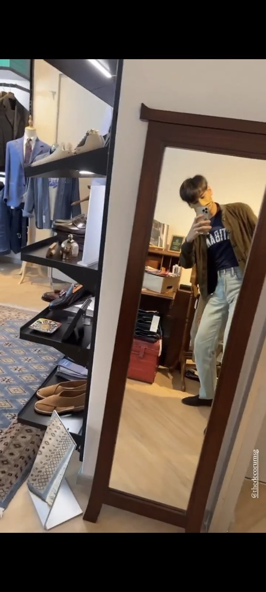 starlight_na_'s tweet photo. 💛A collection of loafers from Apo💛
Collection이 맞는지는 모르겠지만
로퍼 좋아하는데 아포가 잘 신는거 같아서 모아봄!
사진보니 코디 다양하게 해서 신는 아포😊  
신발 오래신고 다니는거 보면 더 좋구...
타래로 만들어야지,,,
#Nnattawin #apocolleagues
@Nnattawin1 https://t.co/WcEgAfckmp