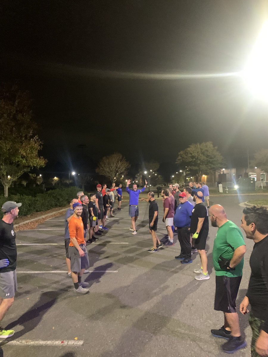 F3GhostFlagSC's tweet photo. On the move!! 31 pax at ManU for an @F3theFort steal. Keep it going for a SC tour. #bring5 @F3Nation https://t.co/qo1qbJqxse