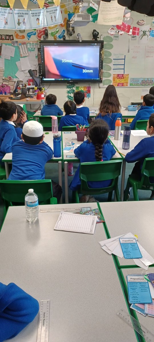 MissSpurling's tweet photo. Year 4 are learning lots about the polar regions by taking part in #POP22 live lessons. 
#STEM #STEMeducation @SpinneyHill_Sch https://t.co/6IG419lPYQ