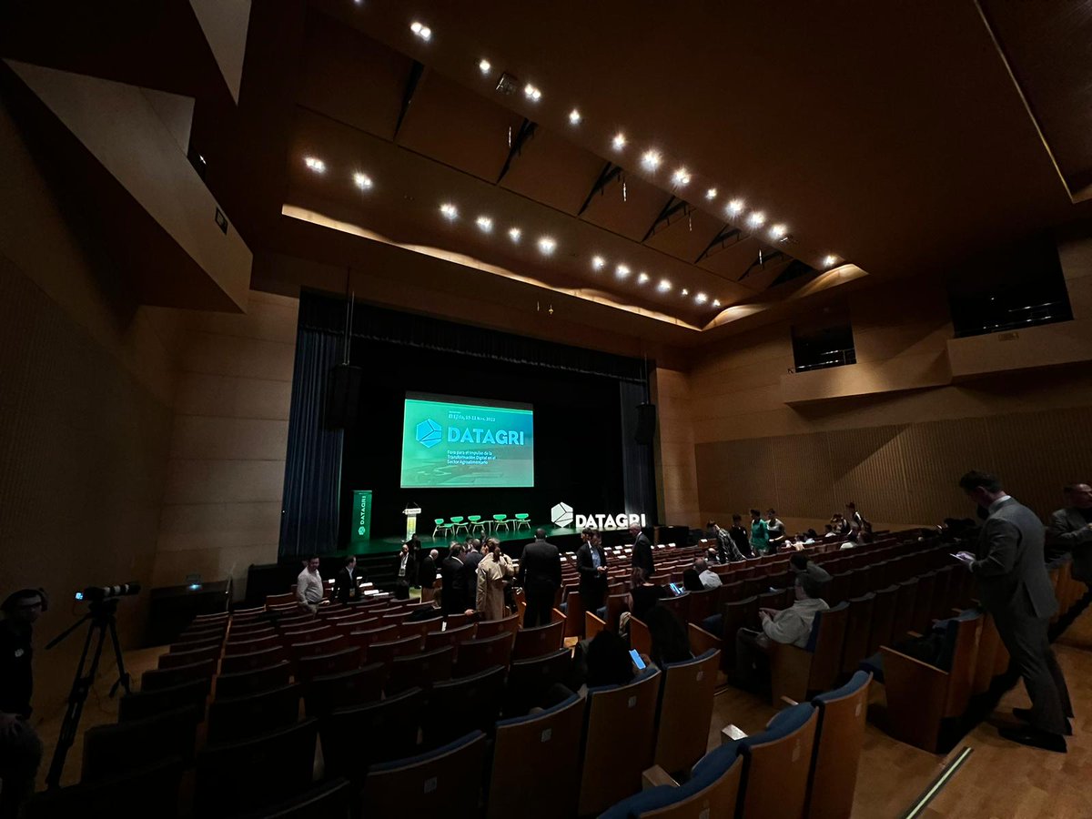 FITESA_Agro's tweet photo. #infoFITESA

🆙 Conoce el programa de la quinta edición de #DATAGRI2022 en El Ejido (Almería)

🚜 La transformación digital en el sector agrario será uno de los temas a tratar. 

📅 Se celebra hoy día 10 y mañana 11 de noviembre.

Más información 👇🏼

 🔗https://t.co/reXktmtNBQ https://t.co/NJaPFmNNj4