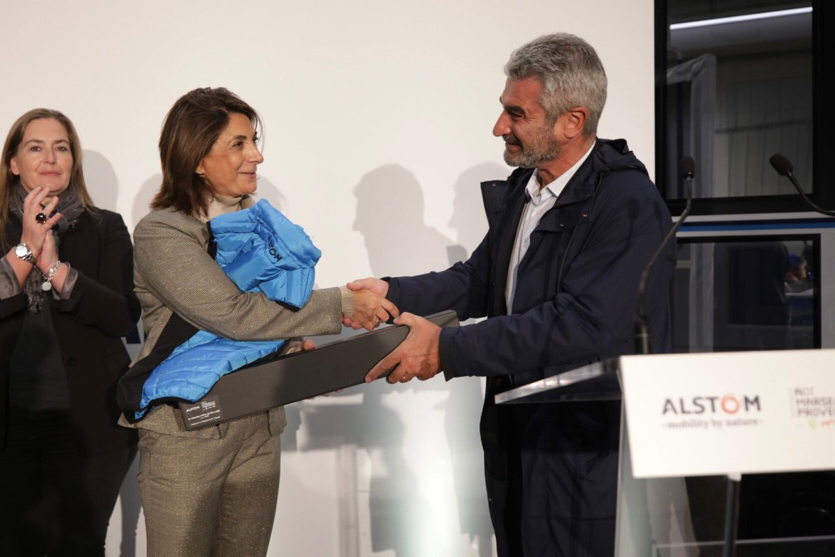 Le futur métro marseillais est sur les rails ! 
Les premières rames seront livrées en 2023 et les Marseillais pourront le découvrir dès l'année suivante. 
Avec #Neomma, nous allons améliorer le quotidien des usagers de la <a href="/RTM_Officiel/">RTM_Officiel</a>.