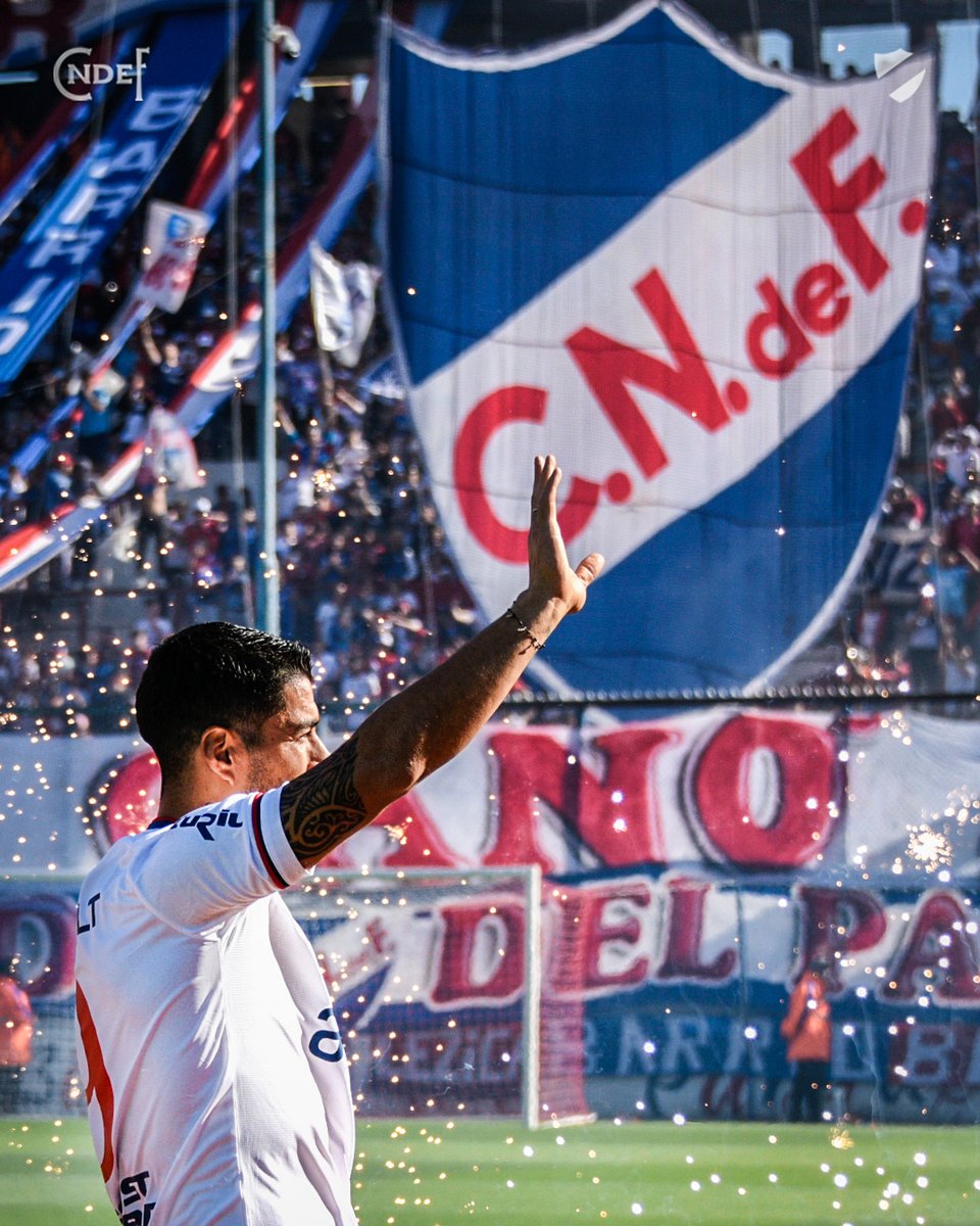 Que se confunde mi vida con tu gloria, Nacional 🙌🏼9️⃣
<a href="/LuisSuarez9/">Luis Suárez</a>

#𝗨𝗻𝗮𝗩𝘂𝗲𝗹𝘁𝗮𝗜𝗻𝗼𝗹𝘃𝗶𝗱𝗮𝗯𝗹𝗲
#ElClubGigante 🔵⚪️🔴