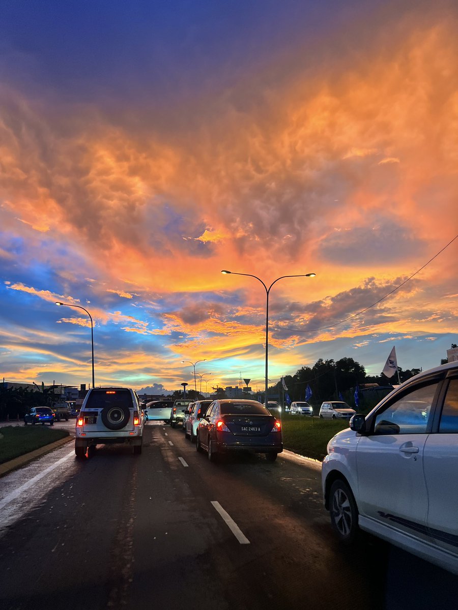daisystar83's tweet photo. Beautiful sunset in Kota Kinabalu, Sabah ❤️ 

#sunset #sabah https://t.co/Sxz0r9mf7p
