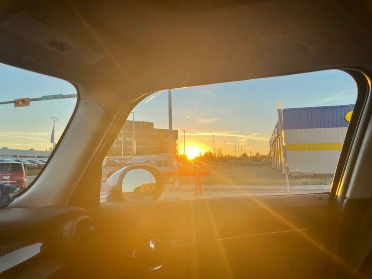 There's a sunrise and a sunset every single day, and they're absolutely free. Every sunrise, another story of life begins, and every sunsets ends with it, But life doesn't stop, live life to the fullest.

I miss this kind of weather