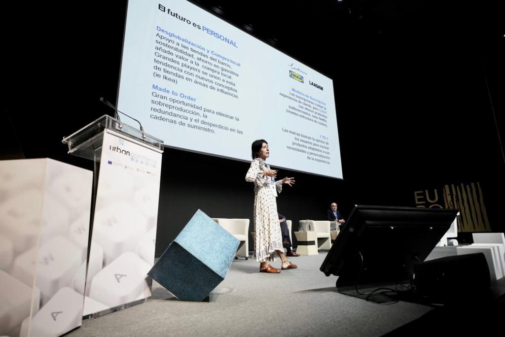 <a href="/CoroSalda/">Coro Saldaña</a> : El futuro es volátil y personal. Además, este también es omnicanal y sobre todo phygital. Hay que ofrecer experiencias memorables que hagan que el tiempo de permanencia en tienda sea mayor y que aumente la frecuencia. #urbancommerce