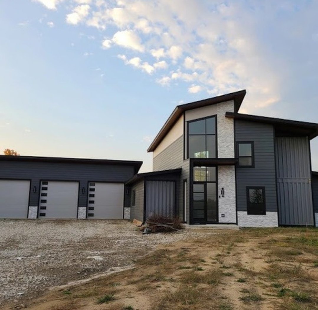 Irishnaija's tweet photo. Hello 👋
What do you think about these luxurious shipping containers home design?
Share your thoughts 💭

@OvieNews 
@dmightyangel https://t.co/WiJxVumAky
