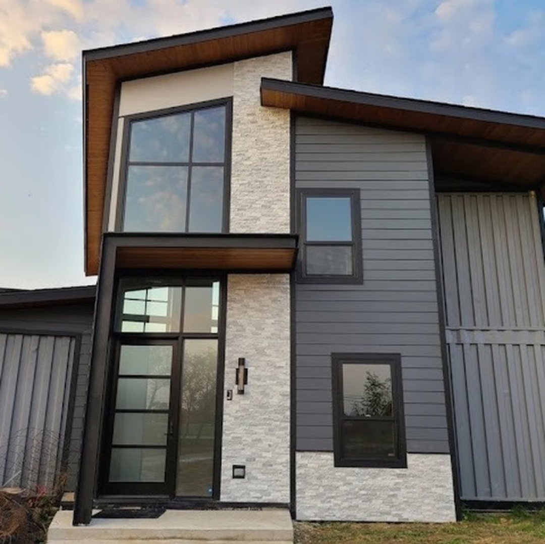 Irishnaija's tweet photo. Hello 👋
What do you think about these luxurious shipping containers home design?
Share your thoughts 💭

@OvieNews 
@dmightyangel https://t.co/WiJxVumAky