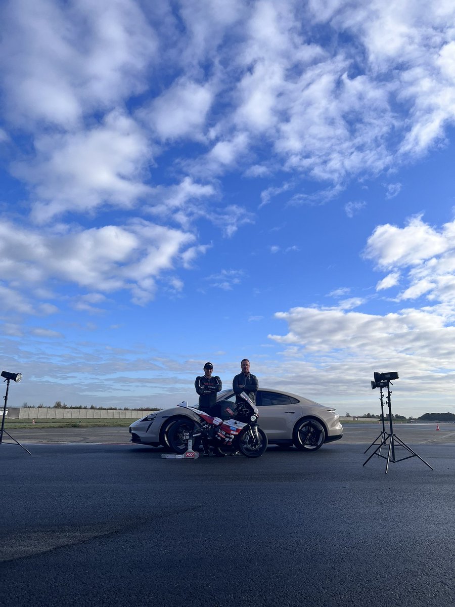 LemWroclaw's tweet photo. LEM Wroclaw Motorsport
x
Porsche Centrum Wrocław
What do you think? What are we doing together?🫣 @PWr_Wroclaw @ASerowiecki @ArkadiuszWojs
#LEMphoton #LEMwroclaw #TorKrzywa https://t.co/w8MdQue3hr