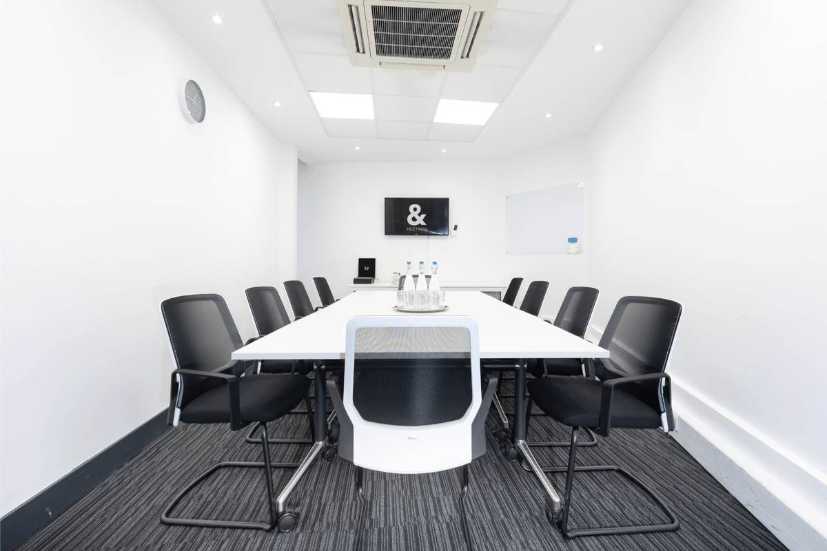 We offer fantastic meeting space by the hour with free-flow drinks set up prior to your arrival and the opportunity to add additional catering. Not only is booking a room easy, as a client, you get a 20% discount on every meeting room booking! #meetingroom