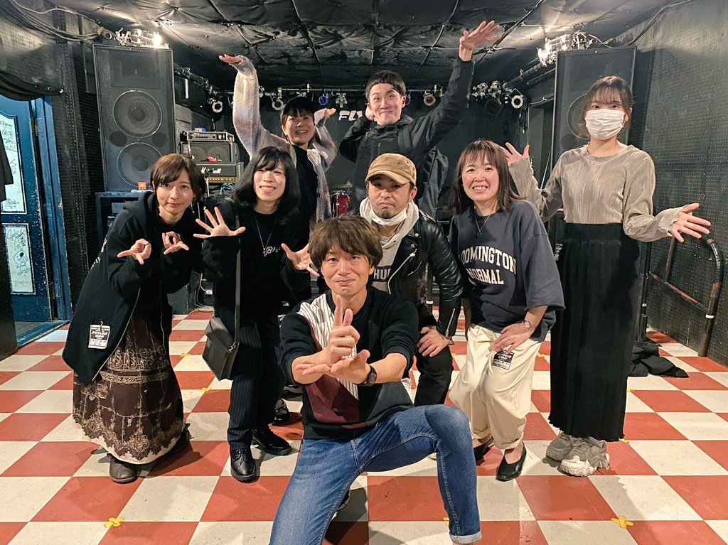 ikemens_yohei's tweet photo. #flyingsun #ライブオン仙台 2022スタートのコンセプトライブ。今年最後となりましたが、最高のゲスト、出演してくれたミュージシャン!そして自分達のパフォーマンスも、ゆっくりですが成長を感じれました。チャレンジ、大事。最高の時をありがとうございました!!#弦内 #roostercall #ビー玉 #華奈 https://t.co/YAUcQfiIfR