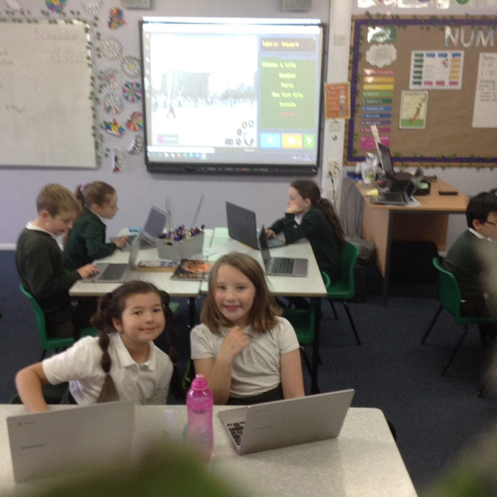 greenleasps's tweet photo. Wren class enjoying their morning with Hi Impact making Google Earth guides for Ancient Egypt! #hiimpact #googleearth #historyks2 https://t.co/DtrhDEWJHF
