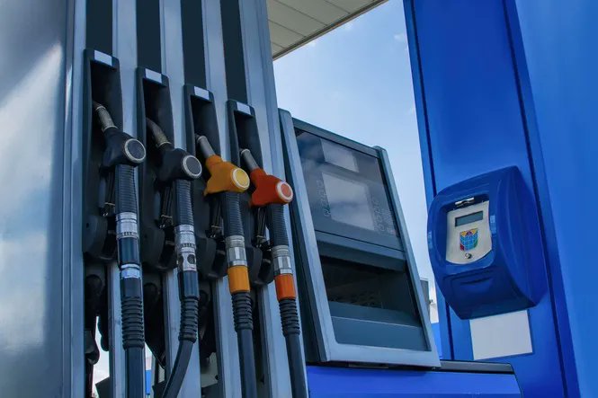 ¿Sabías que es posible ahorrar en el consumo de #gasolina durante la realización de tus servicios de #transporte? 🚚

💸 Conociendo estas técnicas mejorarás el rendimiento de #combustible en #camiones. ¡Te lo contamos todo en el artículo!

buff.ly/39uYZxz